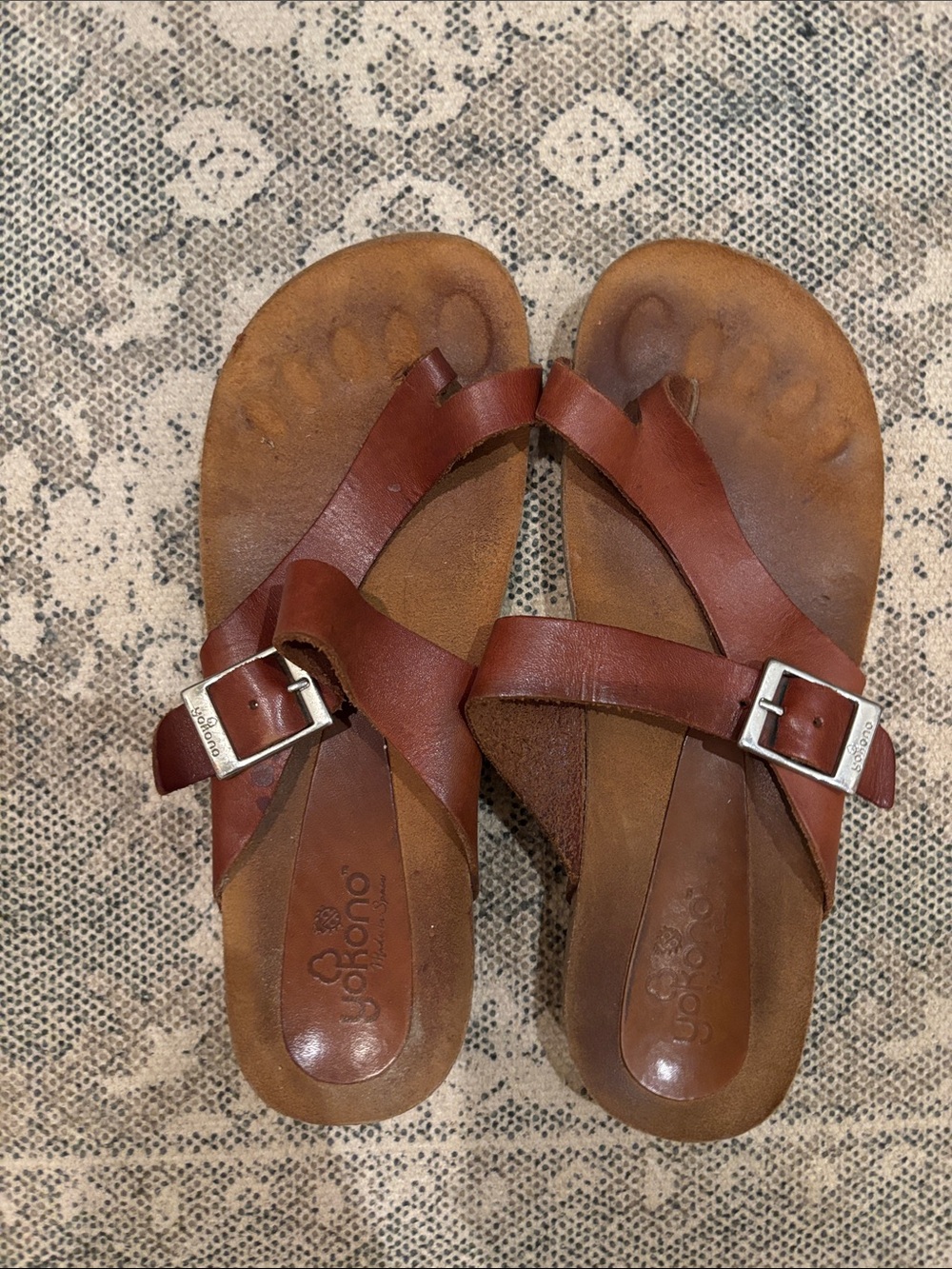 Women's Brown Leather Cross-Strap Buckle Sandals